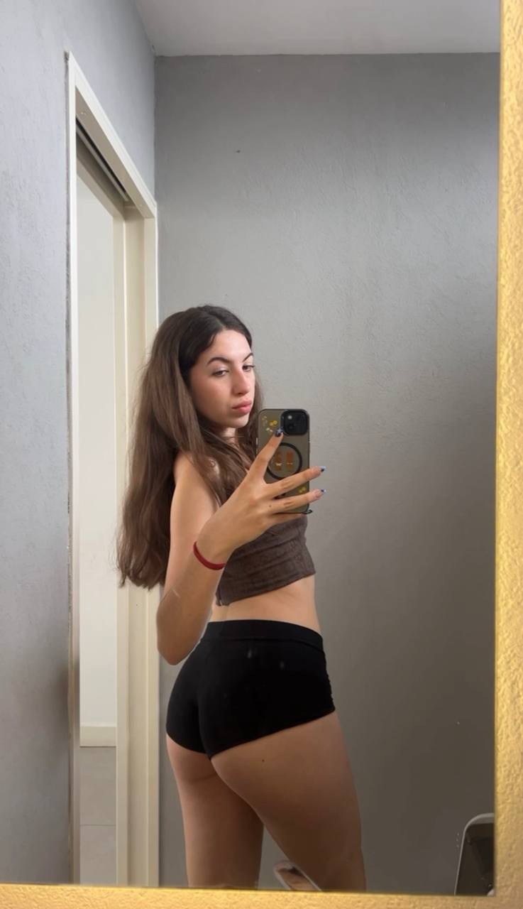 Amber in her underwear in Bangi