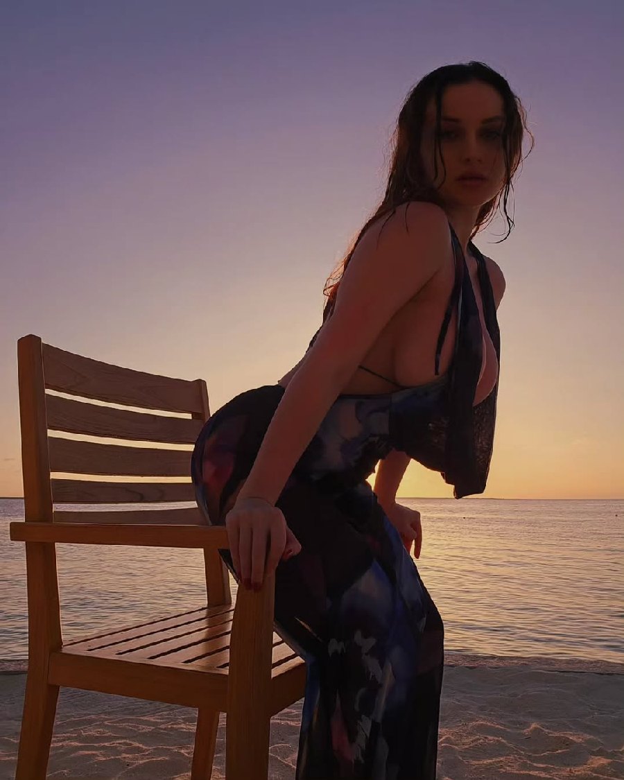 Sexy girl Miranda Faith nude in Bangi