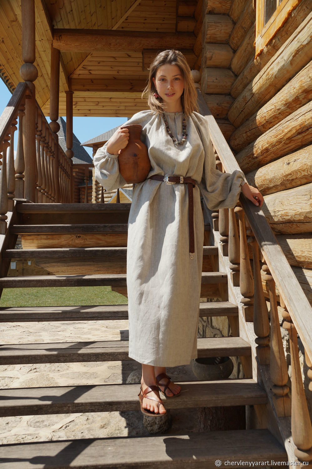 Girls in Slavic costumes in Bangi